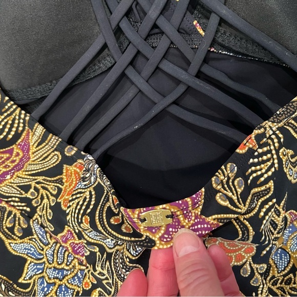 AMORESSA Indochine Horizon Women's Black Floral V Neck Swimsuit US Size 14 - Picture 9 of 13